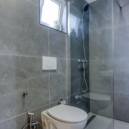 Vali 100 Meter Von Apartman